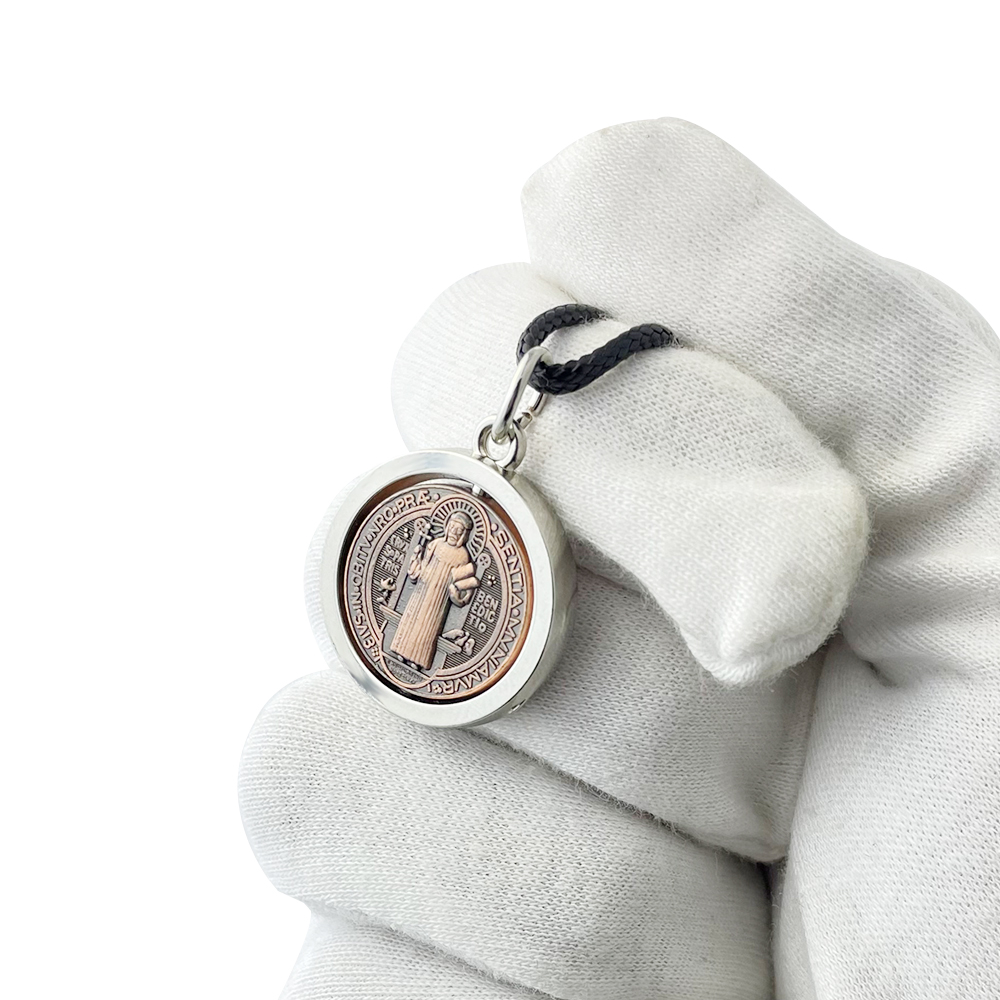 Nieuwe St. Benedictus Medaille - Jewelry & Watches Review recensie en prijs