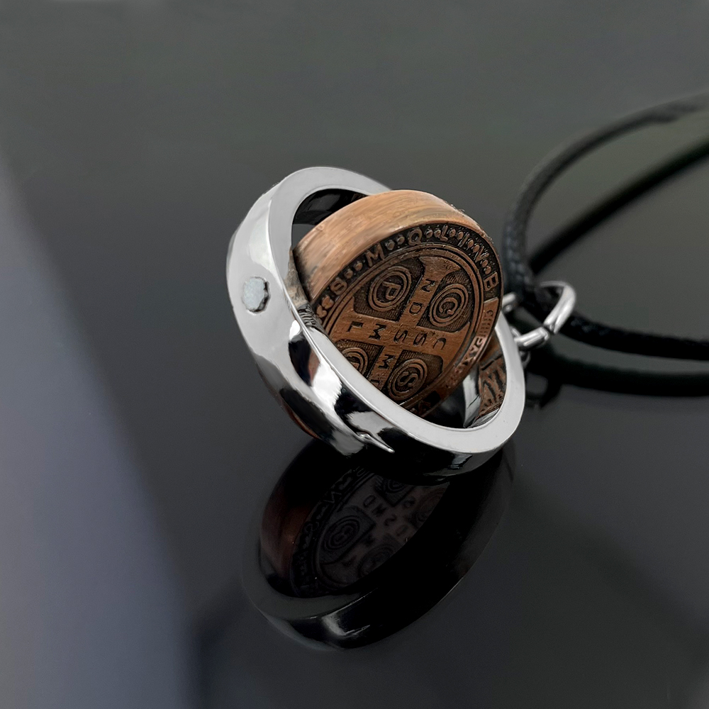 Nieuwe St. Benedictus Medaille - Jewelry & Watches Review recensie en prijs
